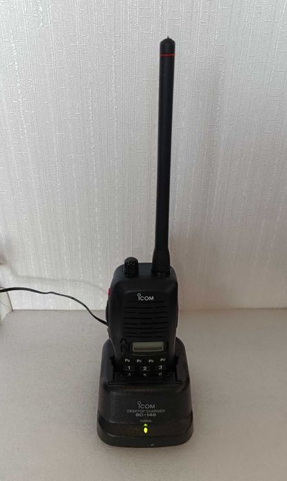 Рация, радиостанция Icom IC-F3GS, Япония. Новая литиевая батарея. ЖД.