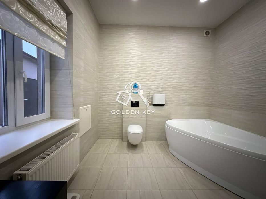 Продаж будинку по вул. В.Бизова ( Якіра )