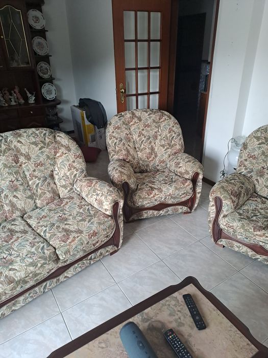 Sofás novos antigos