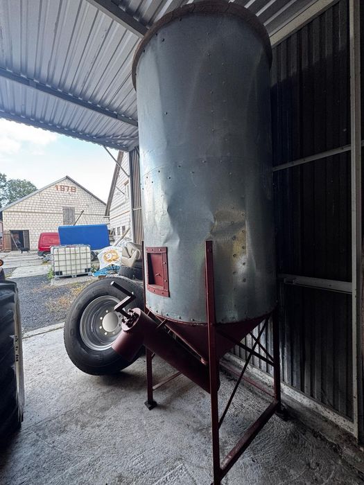 Silos paszowy ze ślimakiem na pellet, owies.