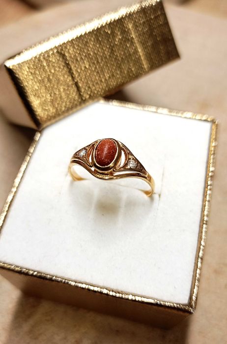 Złoty pierścionek p.585/1,75g  piasek pustyni