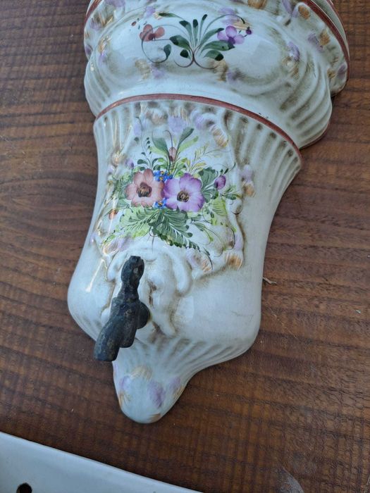 Fonte decorativa de louça