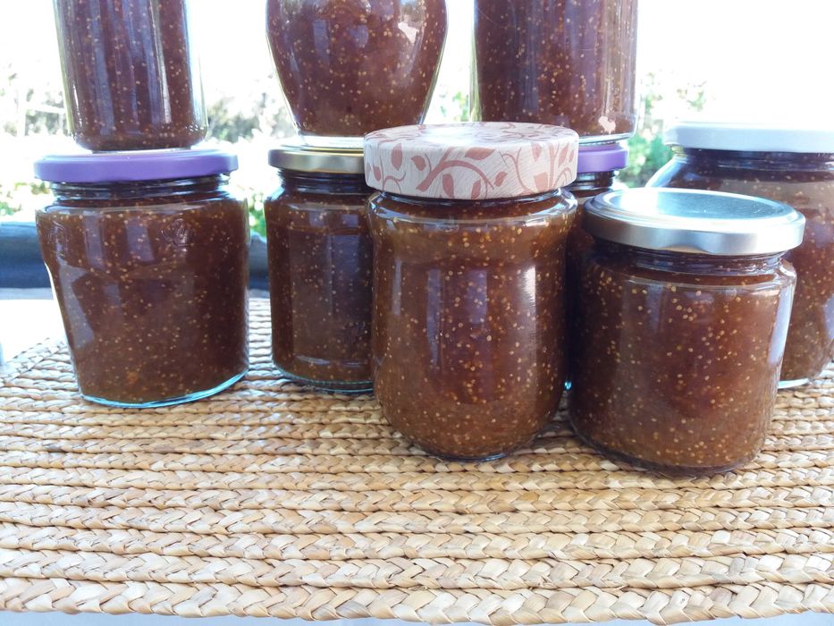 Fruta e compotas biológicas figo ameixa nêsperas marmelo