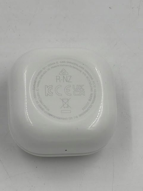 słuchawki bezprzewodowe samsung galaxy buds fe + kostka do ładowania