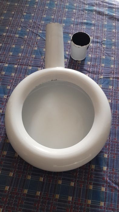 Arrastadeira/urinol antigo