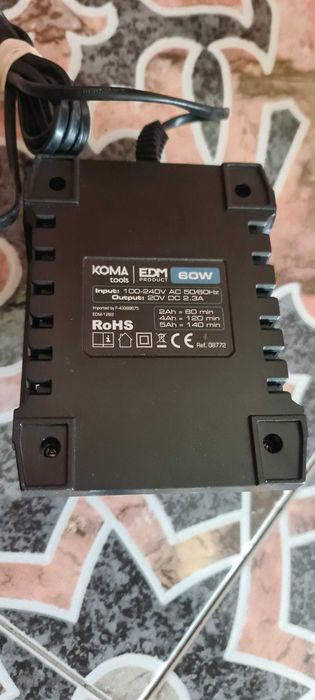 Carregador baterias Koma