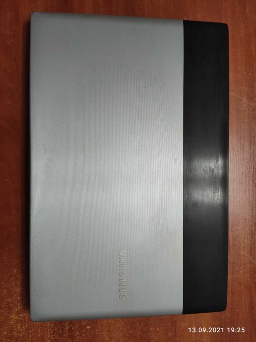 Ноутбук Samsung RV513 (не працює)