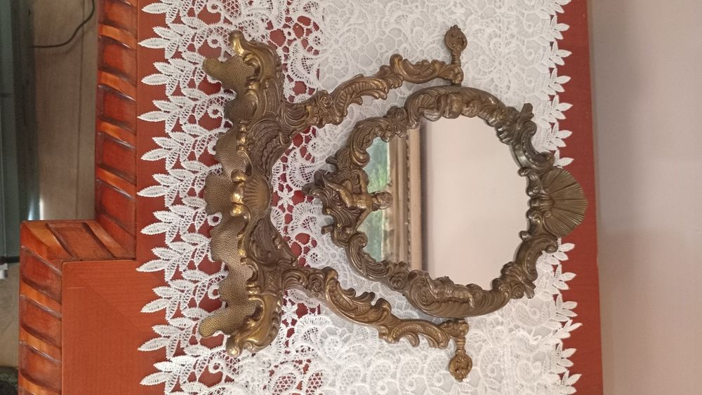 Продам зеркало рама металлический.