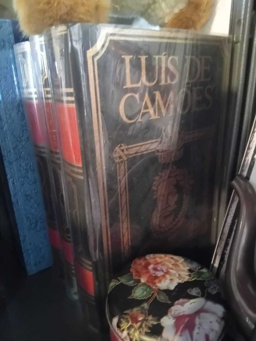Volume de livros Luis de Camões