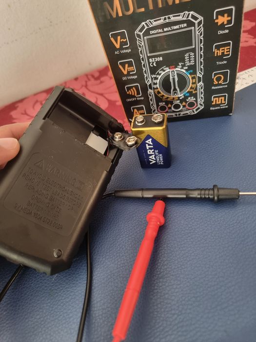 Novo multímetro com bateria nova de alta precisão |