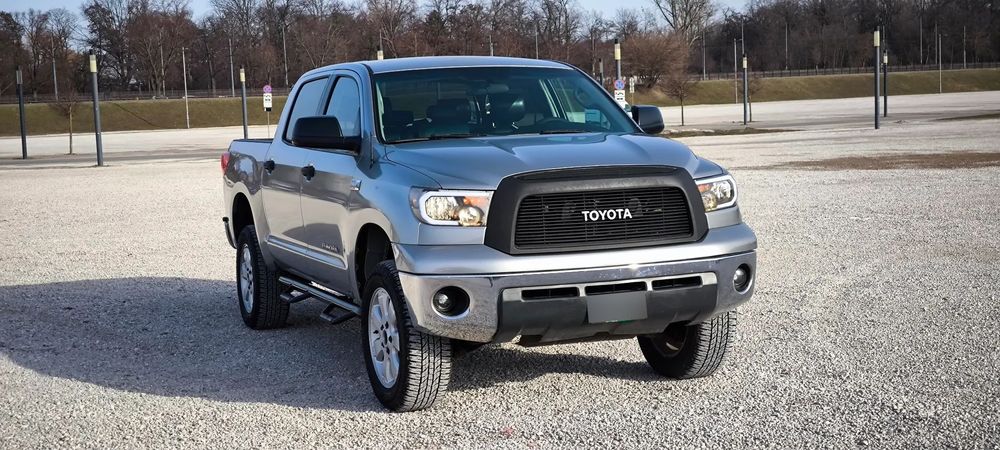 Toyota Tundra Toyota Tundra 5,7 4x4 doinwestowana w super stanie - bezwypadkowa