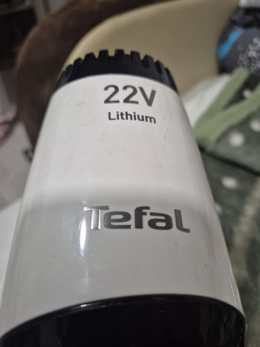 Odkurzacz bezworkowy Tefal 22V model RH69 pionowy akumulator mocny