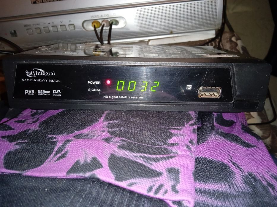Продам ресивер sat integral s-1228 hd б/у