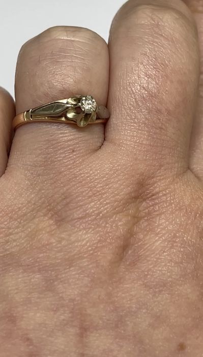 Золотое кольцо с бриллиантом 0.16ct