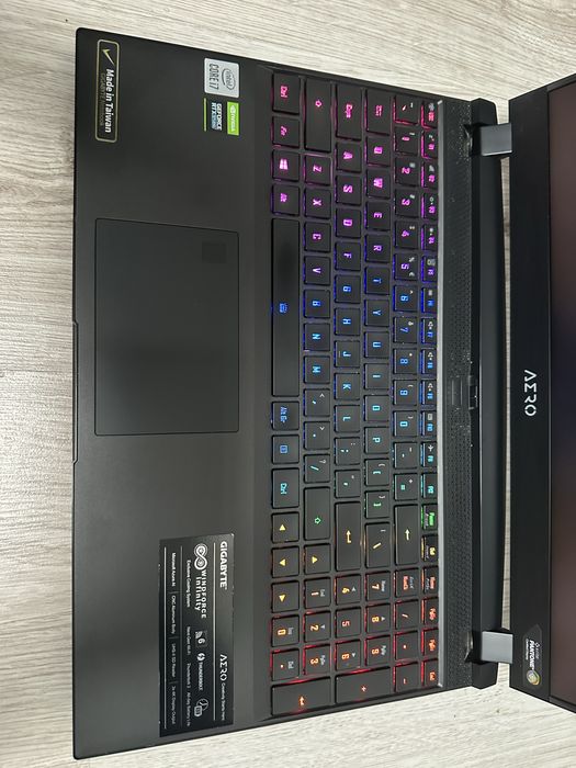 Gigabyte Aero I7 RTX 3070 tgp 110W 144HZ