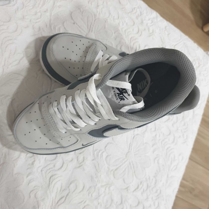 Ténis Nike Air Force 1 edição especial