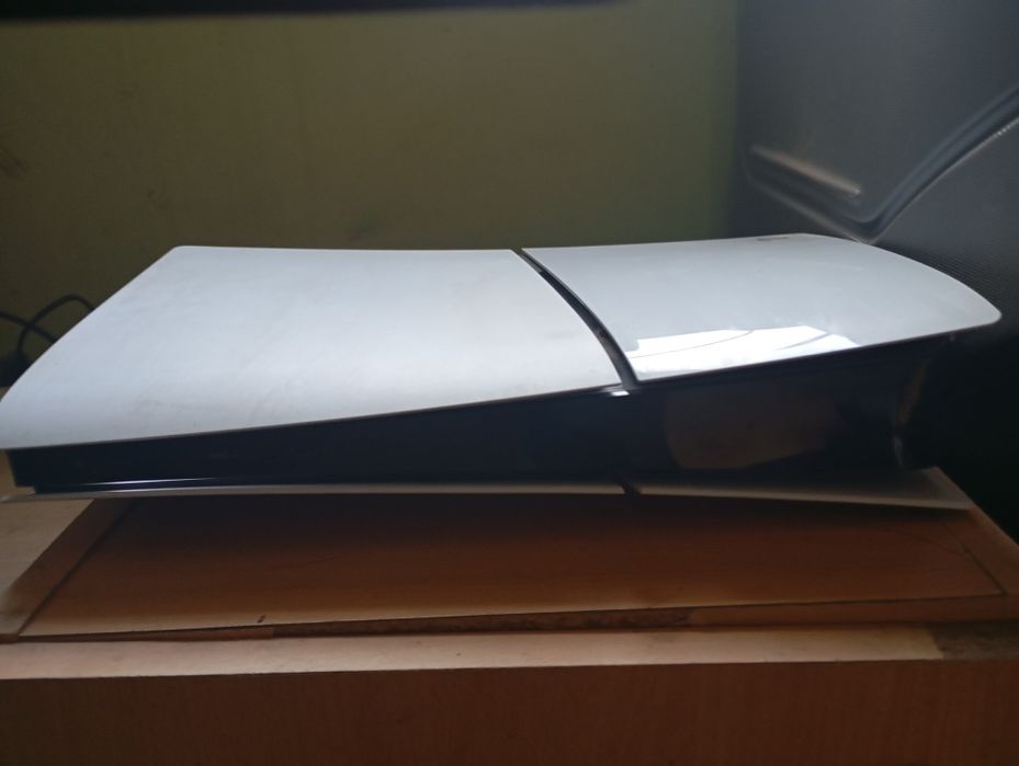 Ps5 all digital +2 pady i 32 gry