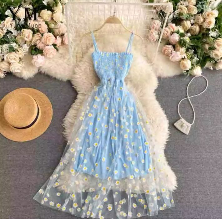 Сукня для дівчини голуба