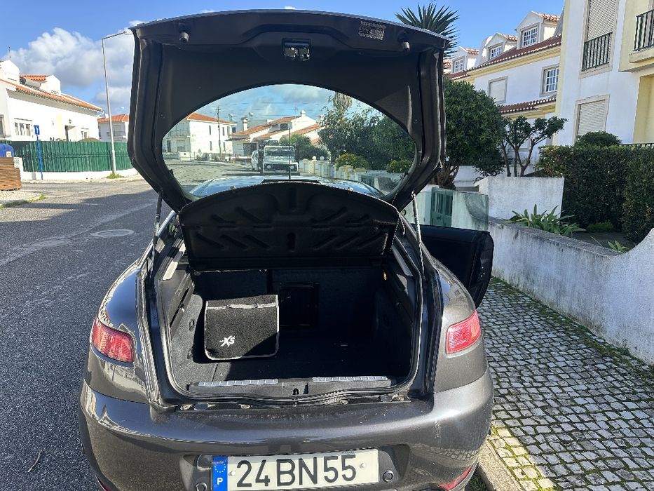 Alfa Romeo GT, em ótimo estado