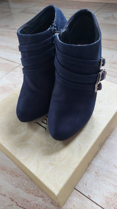 Sprzedam botki rozmiar 37