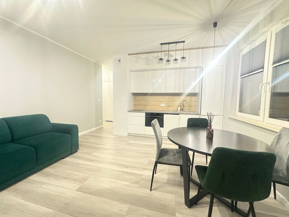 M-3 z miejscem w hali garażowej, INDUSTRIA