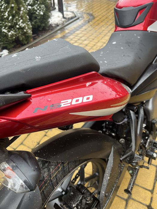 Bajaj Pulsar NS200 2024 новий