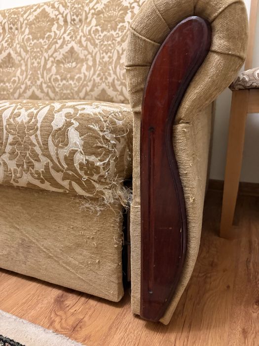 Кутовий диван б/у в хорошому стані