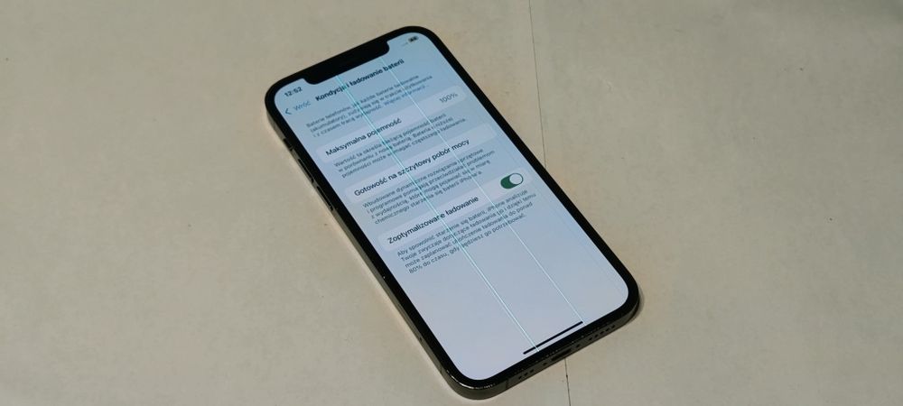 iPhone 12 Pro 128GB z nową bateria - wada ekranu