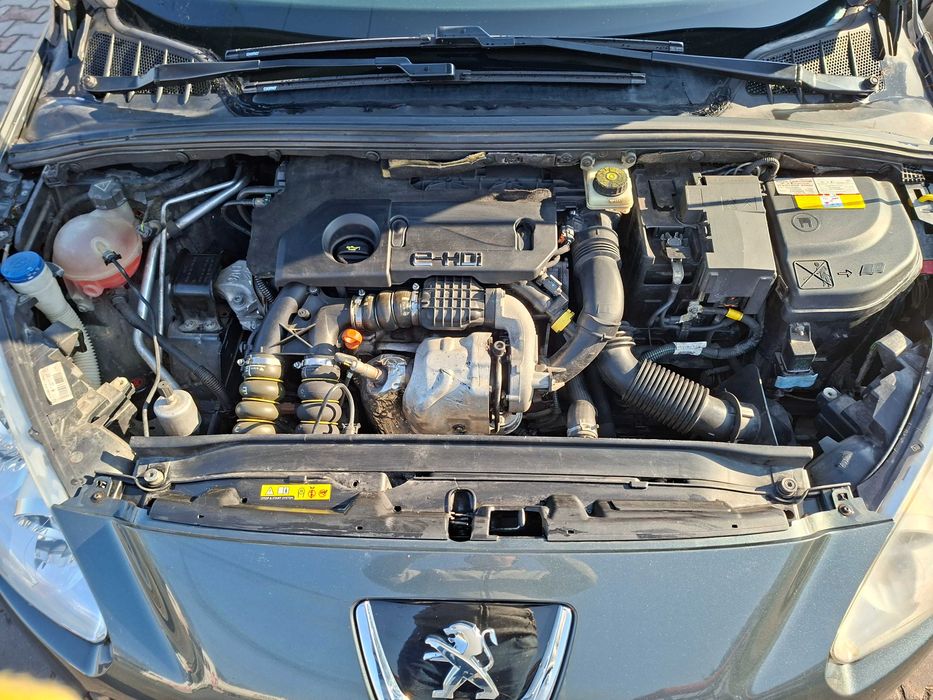 peugeot 308 1.6 hdi 2013r.