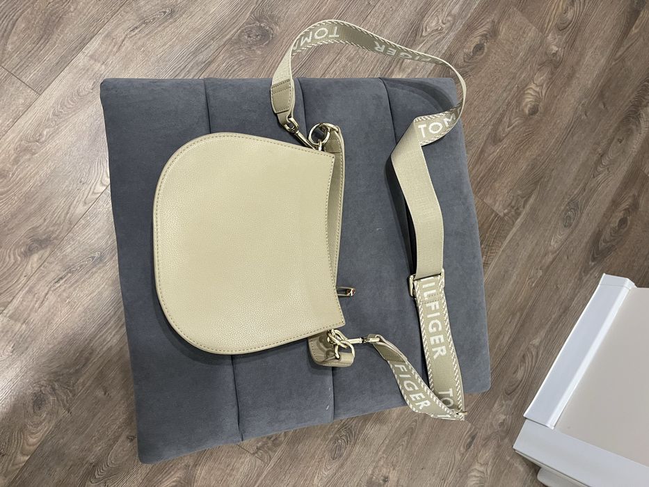 Сумка tommy  hilfiger