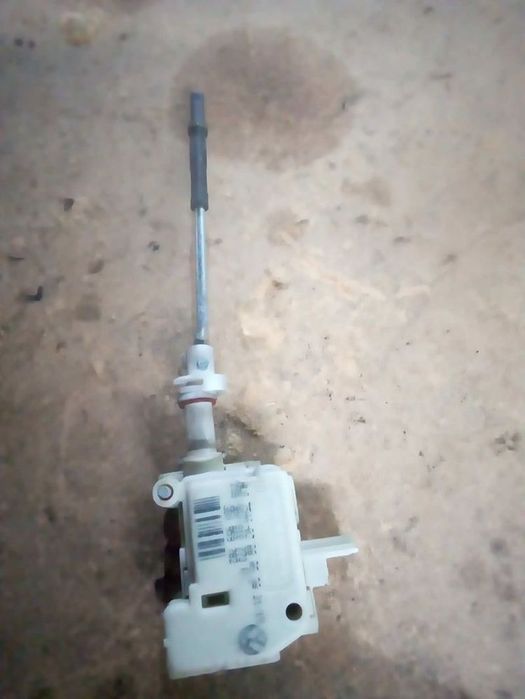 Fecho Da Tampa Do Combustivel Volkswagen Passat (3B2)