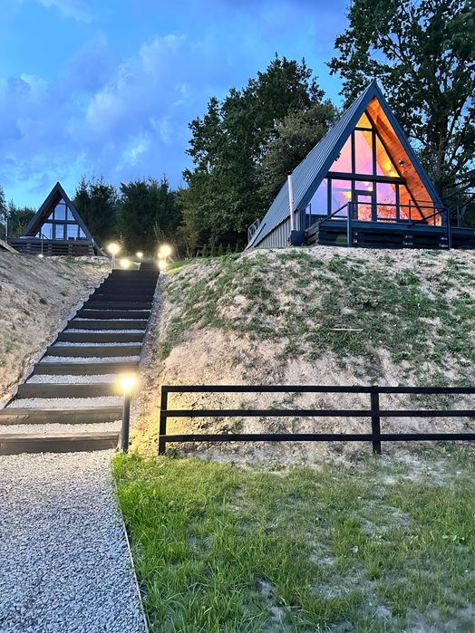 Подобова оренда будиночку з басейном та чаном  біля Львова