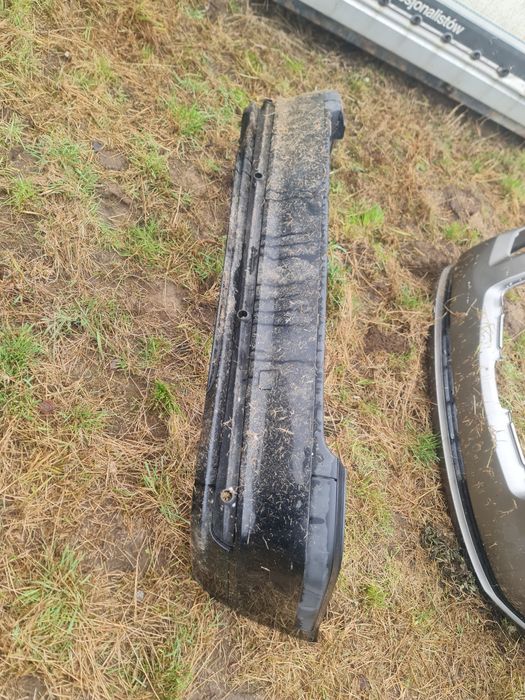 Zderzak tylny bmw e46 kombi czarny . Kpl .