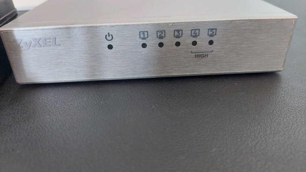 Switch Ethernet 4 Portas ZyXEL ES-105A V2