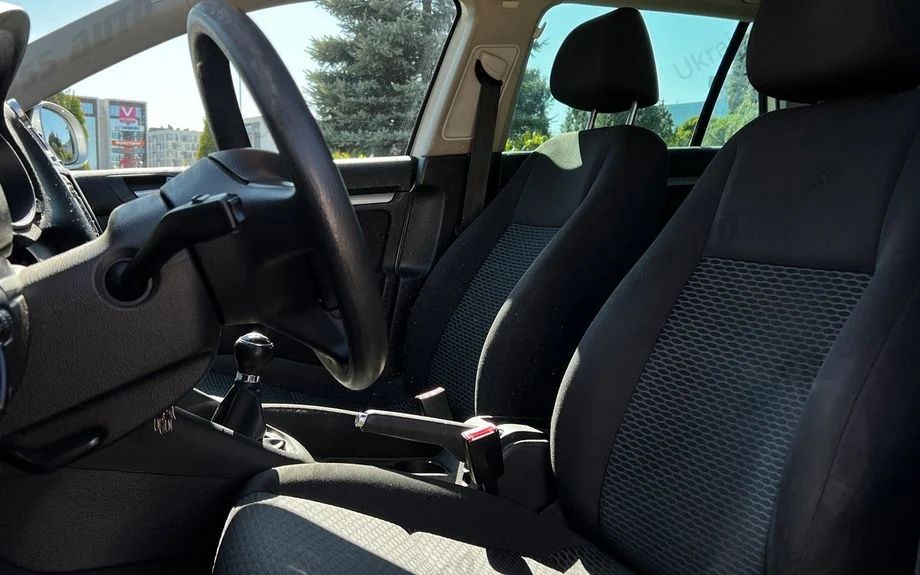 Автомобіль Volkswagen golf 6 Variant 1,6 TDI 2011