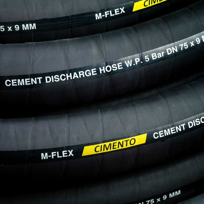 Wąż tłoczny do cementu, suchych substancji sypkich, piasku, żwiru FI76