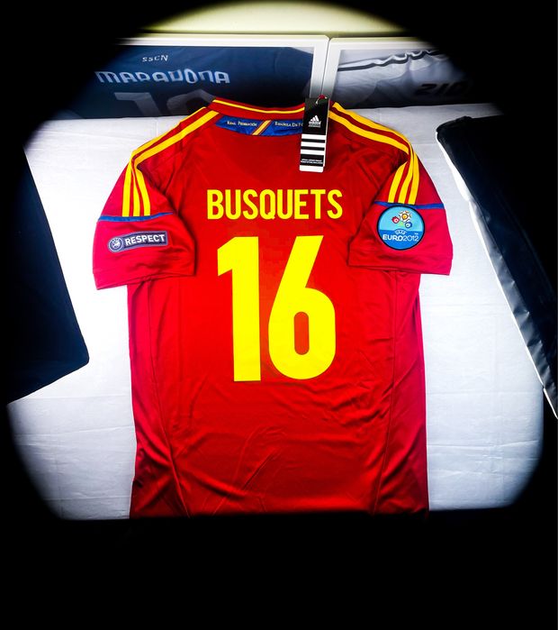 (L) BUSQUETS 16 HISZPANIA FINAŁ EURO 2012/2013 Adidas Nowa Czerwona Domowa Koszulka Piłkarska Jersey Sportowa T-shirt Kolekcjonerska na co Dzień