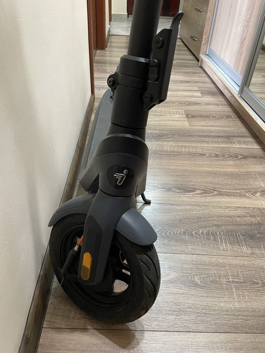 Електросамокат Ninebot E2 PRO
