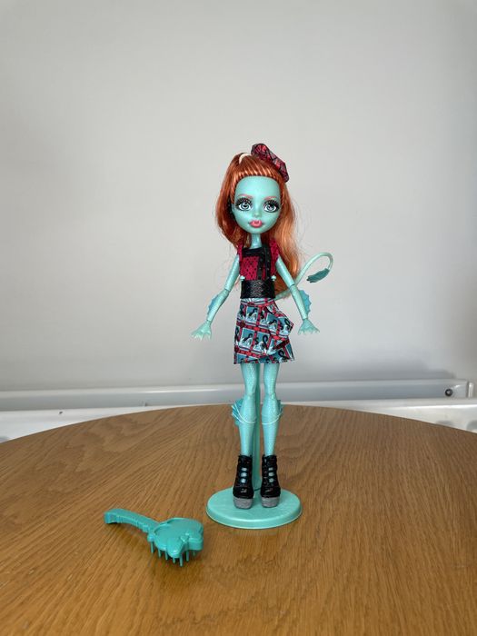 с подставкой Лорна Lorna McNessie Monster High
