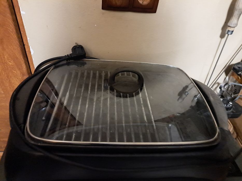 Електричний гриль,плита індукційна.