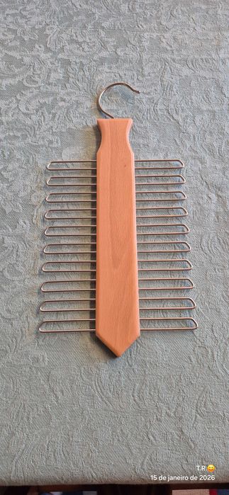 Cabide organizador para gravatas