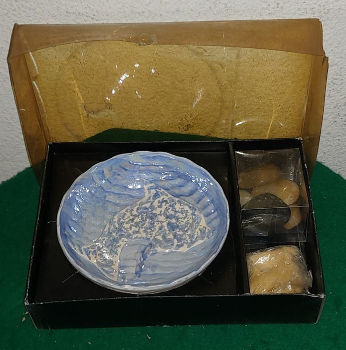 NOVOS. Conjuntos taças  porcelana, velas e pedras.