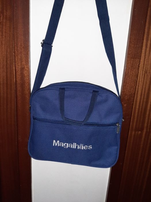 Bolsa tiracolo nova para guardar o computador Magalhães
