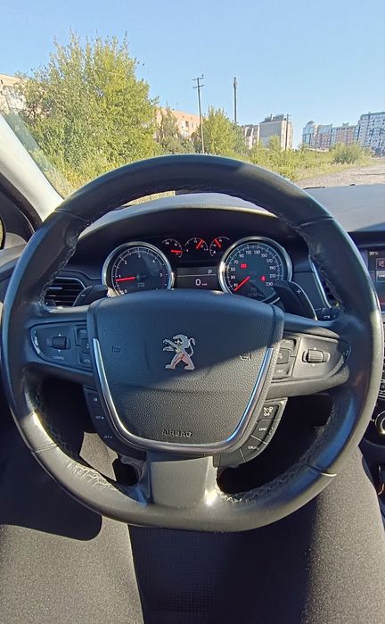 автомобіль Peugeot 508