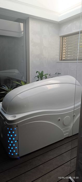 Cápsula de Spa e Hidromassagem Usada