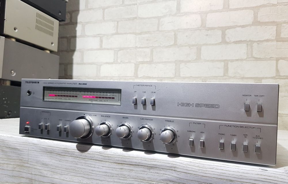 Стерео Підсилюва/Усилитель Telefunken RA 200+1.  2x70Вт з  Німеччини