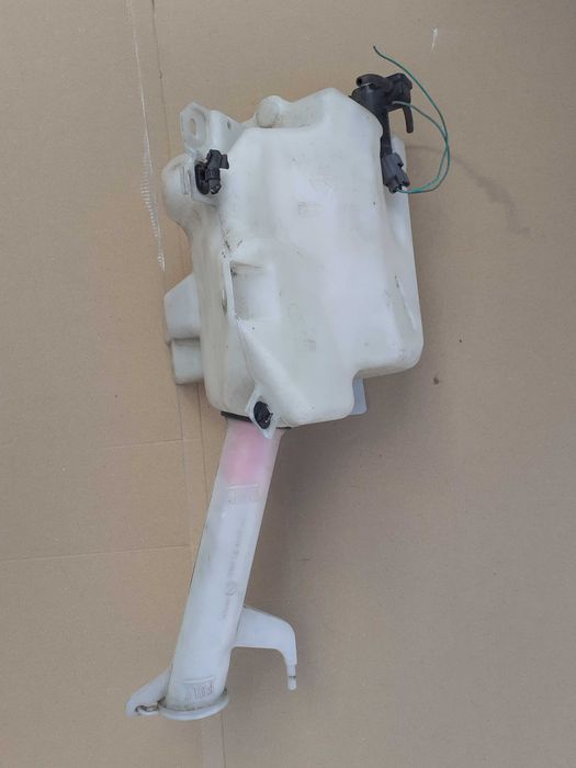 Zbiornik spryskiwaczy Mitsubishi Grandis 2,4