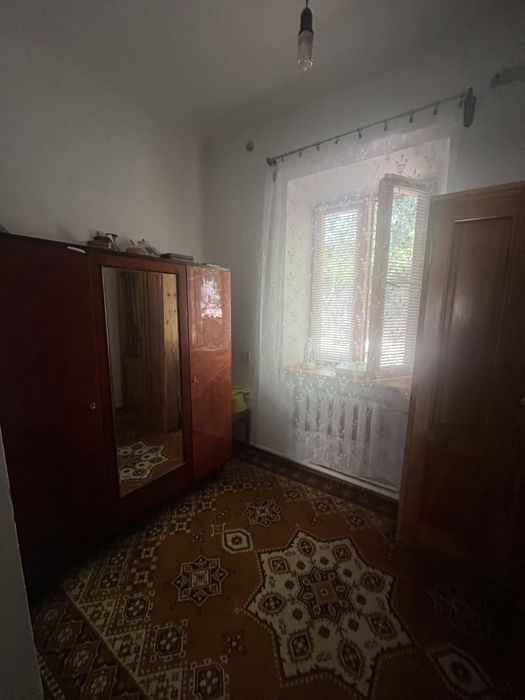 Продаж будинку біля 54 школи