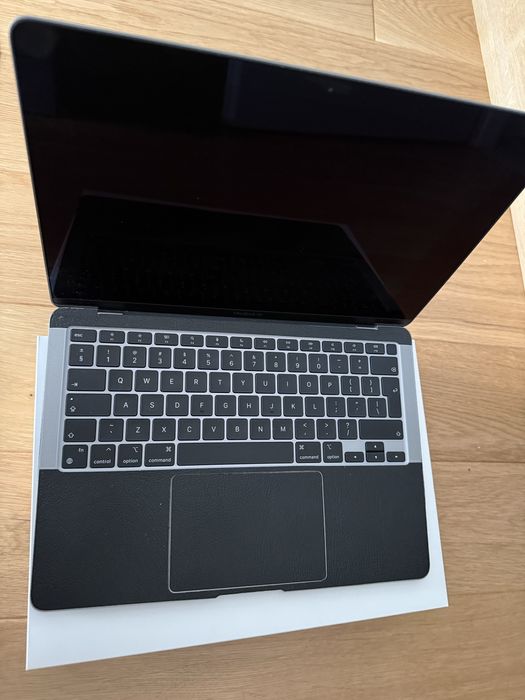 super ofeta MacBook Air! używany, bardzo zadbany (procesor M1, 8GB RAM, dysk 512 GB) 99 cykli ładowania, bateria 92%