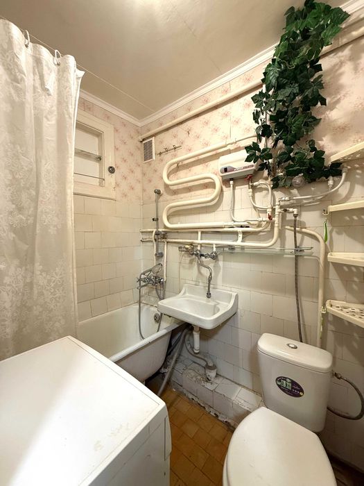 Продам 2к Квартиру Метро Дарниця